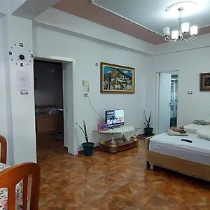 Apartment Flowers, Berat